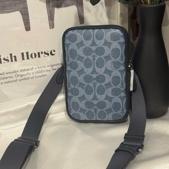 Coach Aden Crossbody Bag In Signature Canvas CW364 Light Denim - Picture 1 of 8